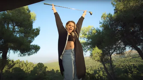 Robin Schulz & Dennis Lloyd - Young Right Now